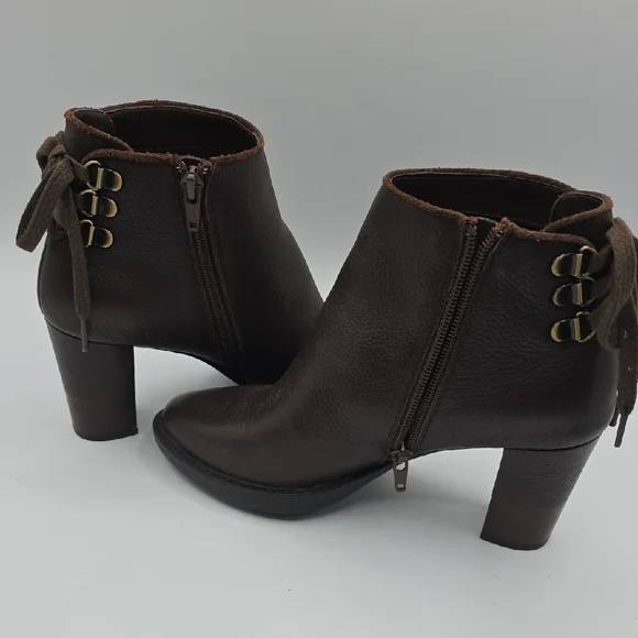 AEROSOLES Rich Brown Ankle Leather Booties - Picture 10 of 15